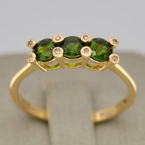 Peridot & Diamond Ring in 14K Yellow Gold